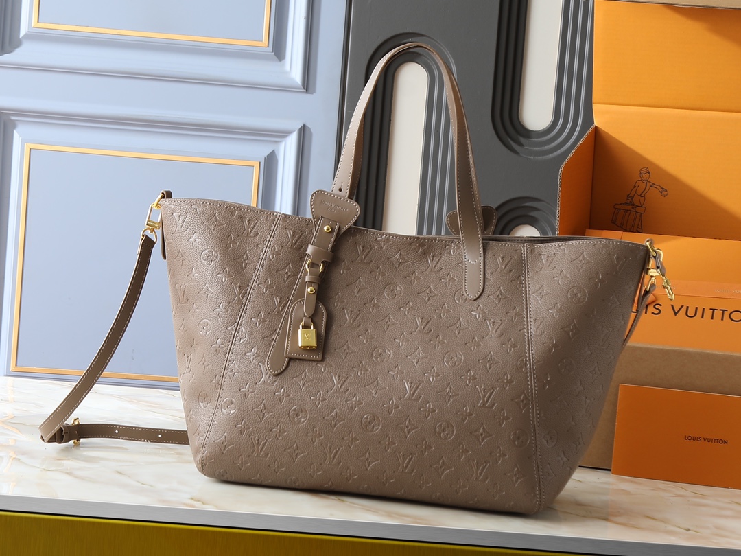Louis Vuitton LV Capucines BB Handbag Premium Canvas Model M25862 Gift Box Included Office Commute Unisex
